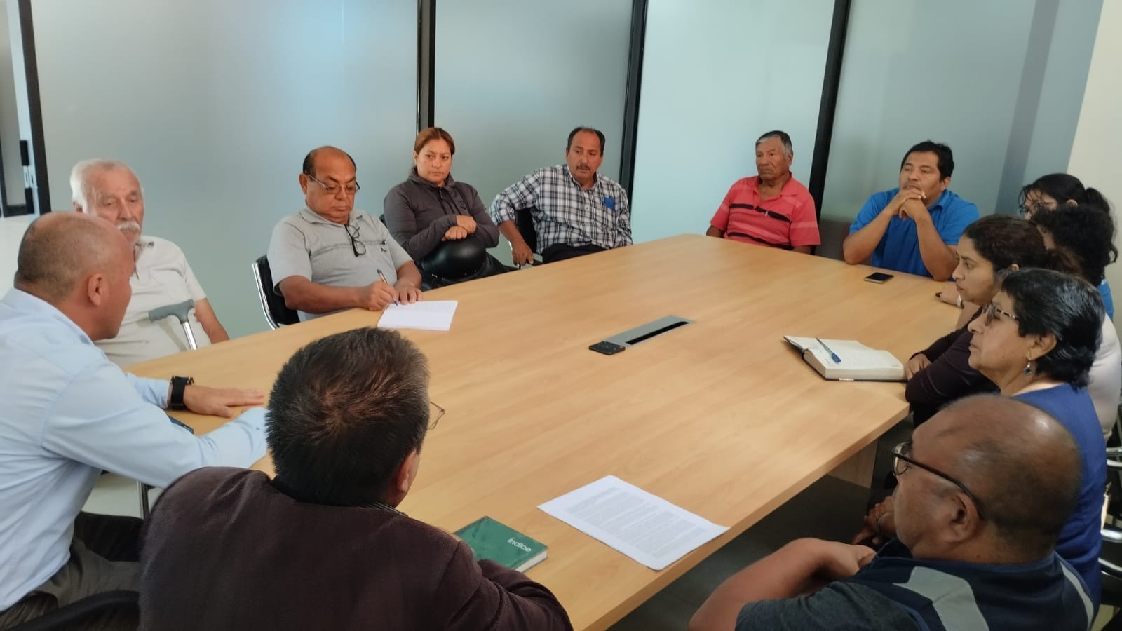 La Industria De Chiclayo EPSEL DIALOGA CON DIRIGENTES DE LOS 12